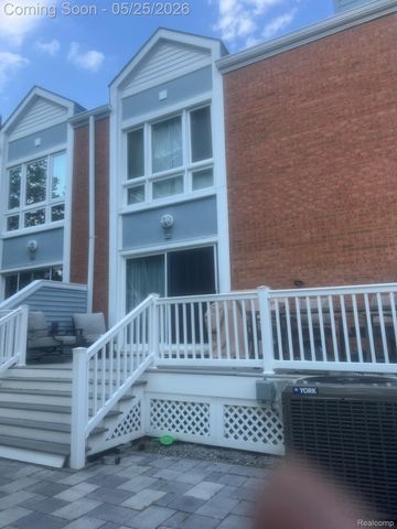 230 Main Sail Court 32, Detroit, MI 48207