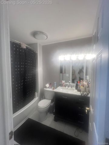 230 Main Sail Court 32, Detroit, MI 48207