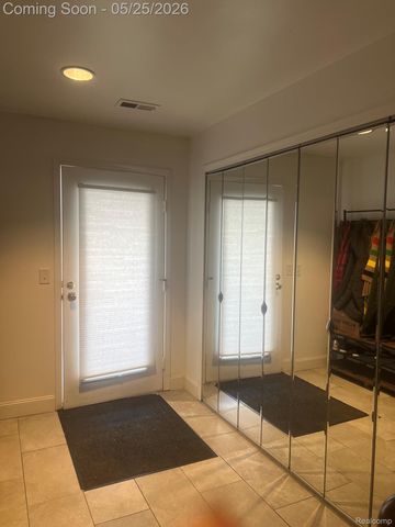 230 Main Sail Court 32, Detroit, MI 48207