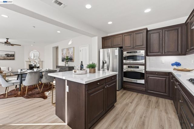 4915 Shelton St, Dublin, CA 94568