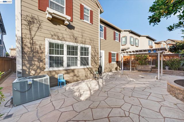 4915 Shelton St, Dublin, CA 94568