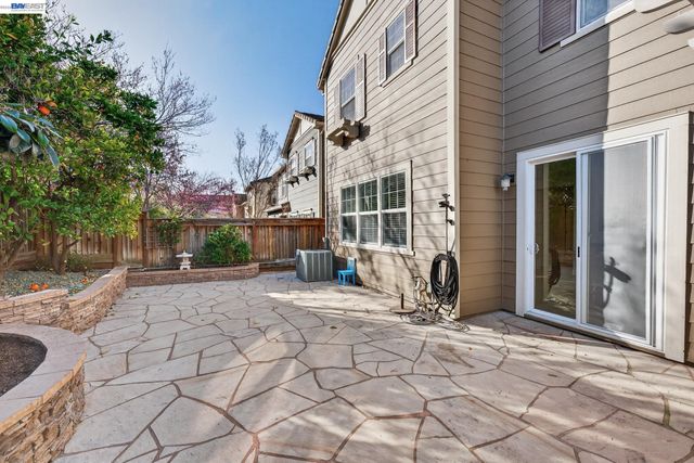 4915 Shelton St, Dublin, CA 94568