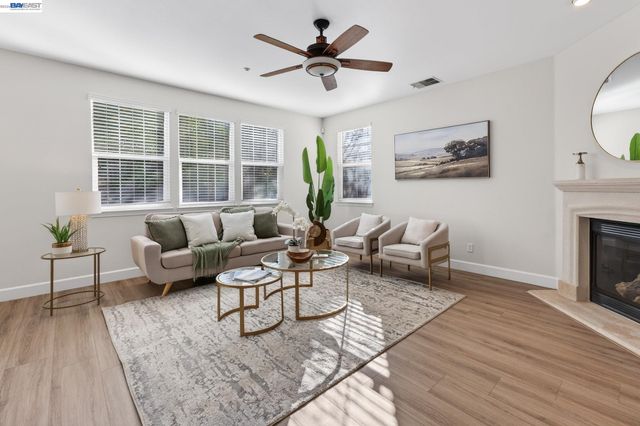 4915 Shelton St, Dublin, CA 94568