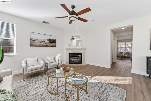 4915 Shelton St, Dublin, CA 94568