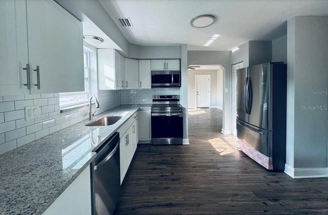 1409 FRANKLIN STREET, Clearwater, FL 33756