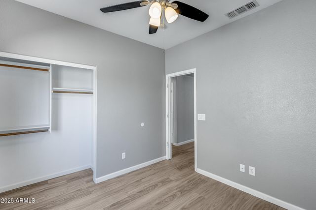 4043 W DESERT HOLLOW Drive, Phoenix, AZ 85083