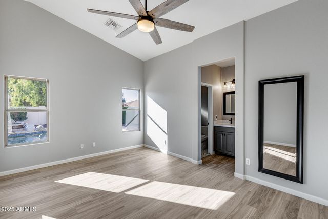 4043 W DESERT HOLLOW Drive, Phoenix, AZ 85083