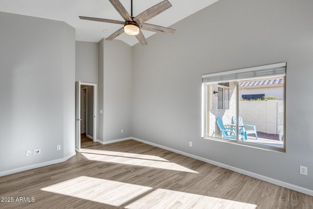 4043 W DESERT HOLLOW Drive, Phoenix, AZ 85083