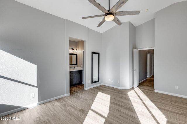 4043 W DESERT HOLLOW Drive, Phoenix, AZ 85083