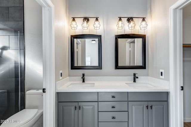 4043 W DESERT HOLLOW Drive, Phoenix, AZ 85083