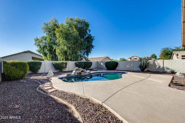 4043 W DESERT HOLLOW Drive, Phoenix, AZ 85083