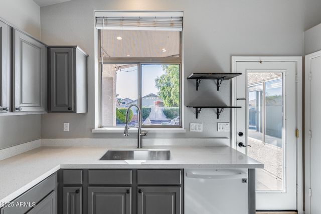 4043 W DESERT HOLLOW Drive, Phoenix, AZ 85083