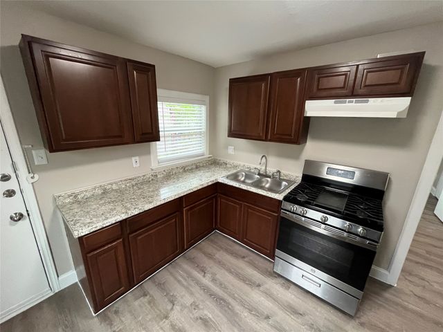 860 Mimosa Drive, Garland, TX 75040