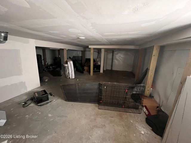 802 W Ashland Ave, Louisville, KY 40215