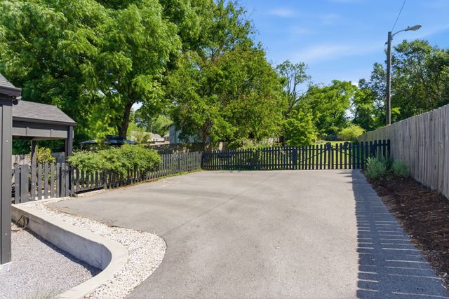 1311 Ardee Ave, Nashville, TN 37216