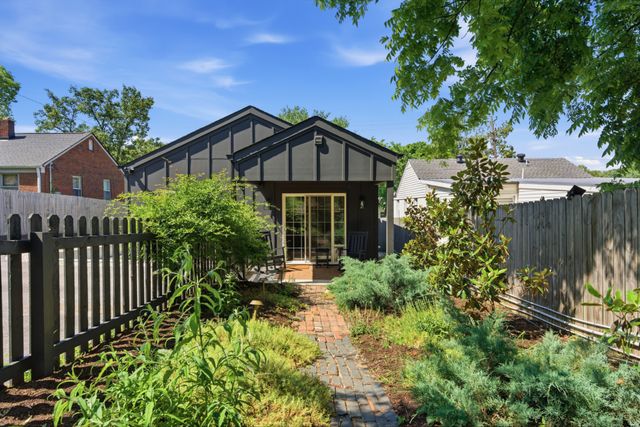 1311 Ardee Ave, Nashville, TN 37216