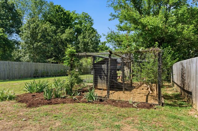 1311 Ardee Ave, Nashville, TN 37216