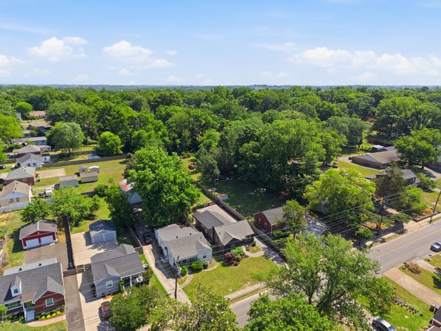 1311 Ardee Ave, Nashville, TN 37216