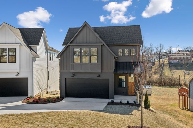 2426 Brittany Dr, Nashville, TN 37206