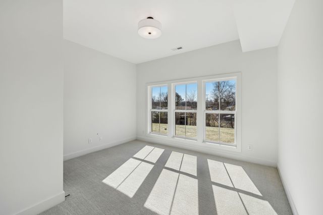 2426 Brittany Dr, Nashville, TN 37206