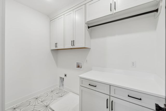 2426 Brittany Dr, Nashville, TN 37206