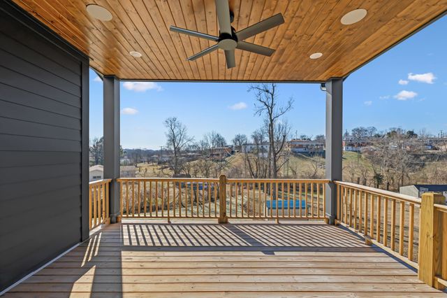 2426 Brittany Dr, Nashville, TN 37206