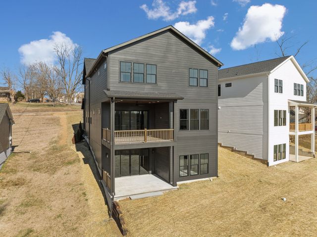 2426 Brittany Dr, Nashville, TN 37206