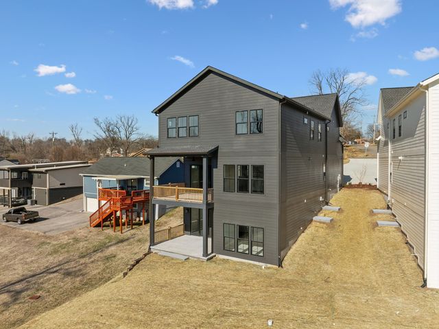 2426 Brittany Dr, Nashville, TN 37206