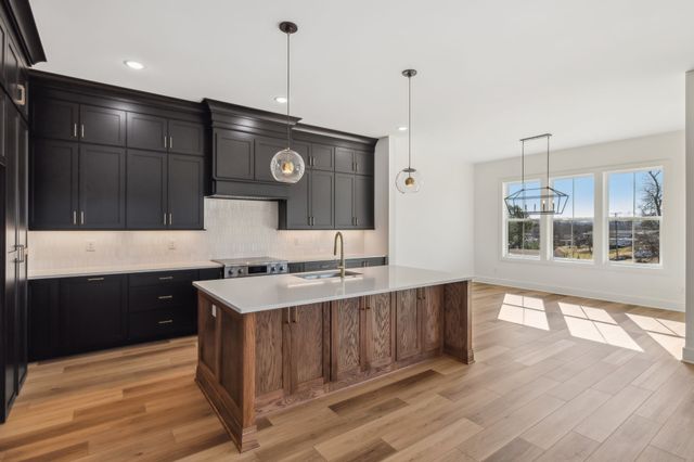 2426 Brittany Dr, Nashville, TN 37206