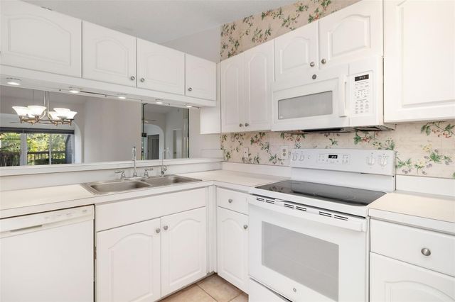 4460 WINSTON LANE N 3, Sarasota, FL 34235