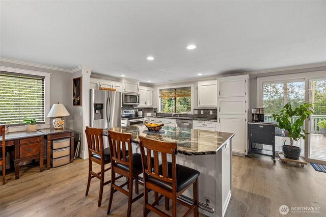 901 SW Barrington Drive, Oak Harbor, WA 98277