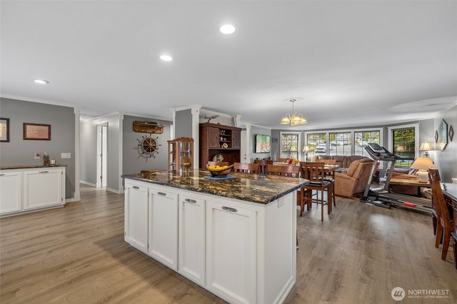 901 SW Barrington Drive, Oak Harbor, WA 98277