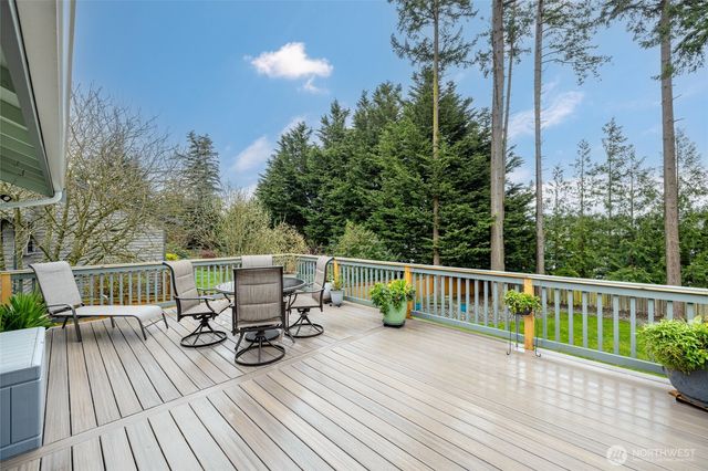 901 SW Barrington Drive, Oak Harbor, WA 98277