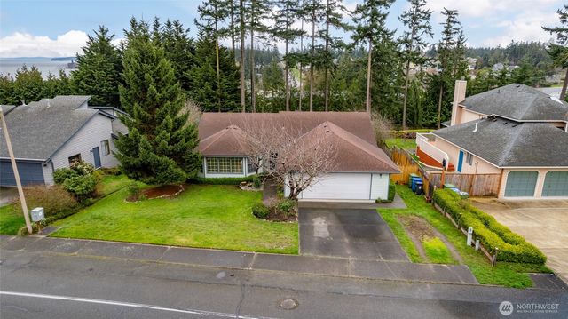 901 SW Barrington Drive, Oak Harbor, WA 98277