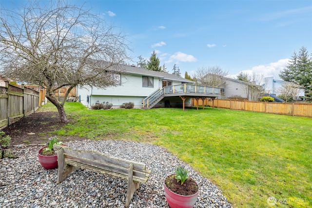 901 SW Barrington Drive, Oak Harbor, WA 98277
