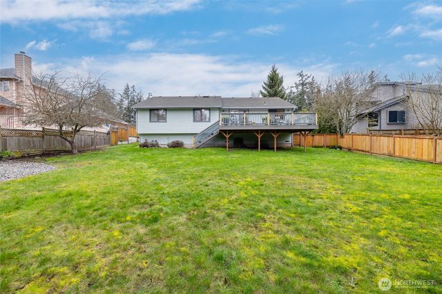 901 SW Barrington Drive, Oak Harbor, WA 98277