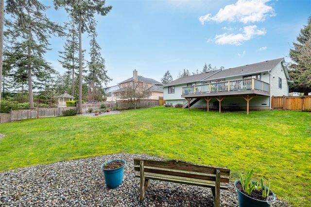901 SW Barrington Drive, Oak Harbor, WA 98277