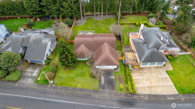 901 SW Barrington Drive, Oak Harbor, WA 98277