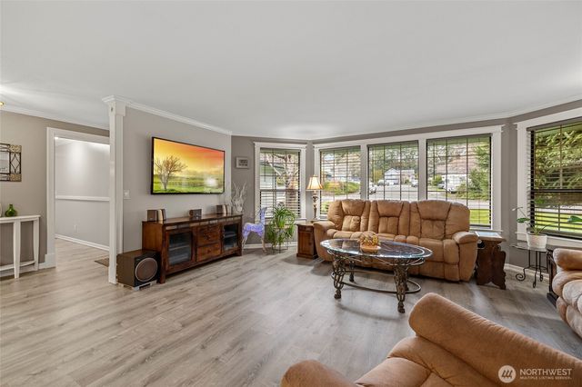 901 SW Barrington Drive, Oak Harbor, WA 98277