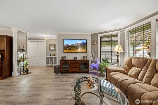 901 SW Barrington Drive, Oak Harbor, WA 98277