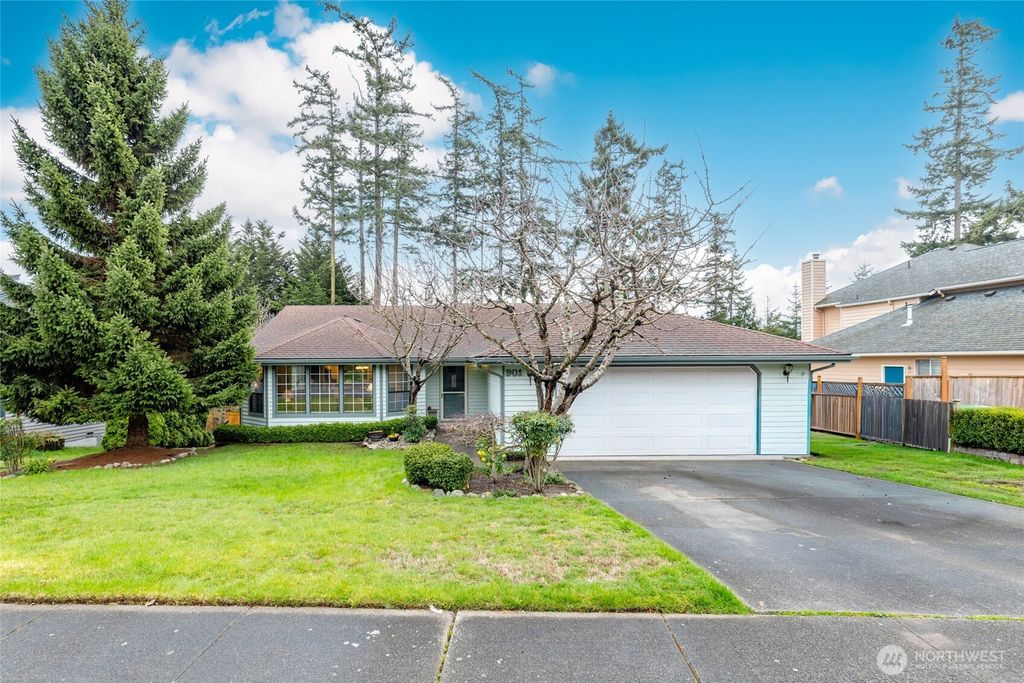 901 SW Barrington Drive, Oak Harbor, WA 98277