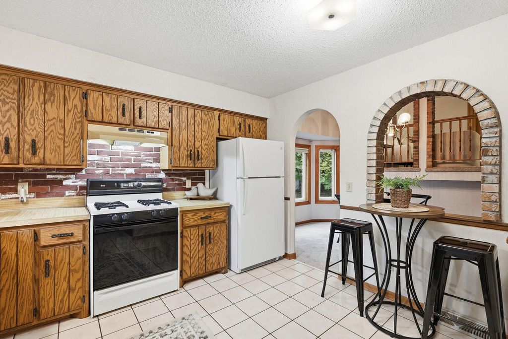 9974 Hemlock Way, Maple Grove, MN 55369 — photo 4