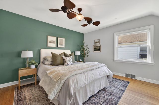 5058 N Kent AVENUE, Whitefish Bay, WI 53217
