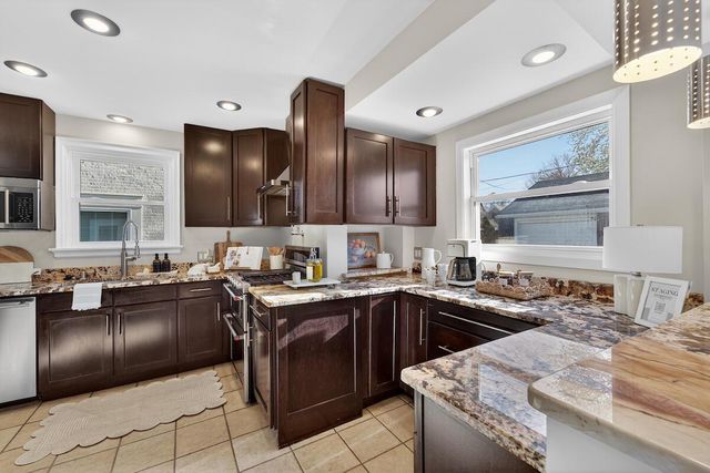 5058 N Kent AVENUE, Whitefish Bay, WI 53217