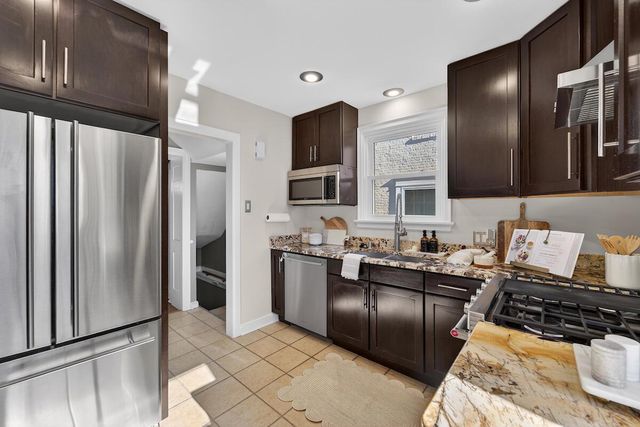 5058 N Kent AVENUE, Whitefish Bay, WI 53217