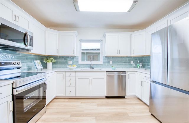 662 VILLAGRANDE AVENUE S, St Petersburg, FL 33707