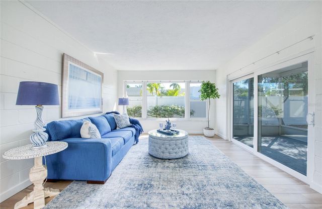 662 VILLAGRANDE AVENUE S, St Petersburg, FL 33707