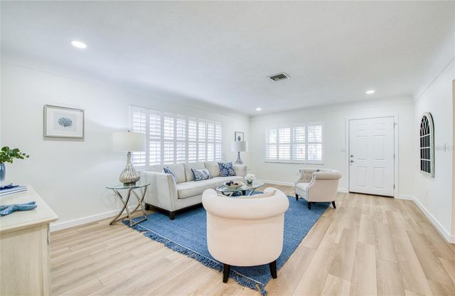 662 VILLAGRANDE AVENUE S, St Petersburg, FL 33707