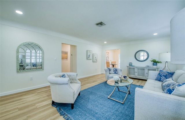 662 VILLAGRANDE AVENUE S, St Petersburg, FL 33707