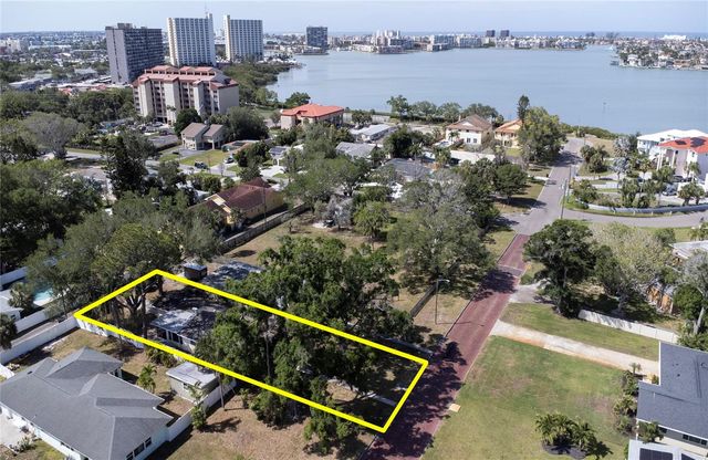 662 VILLAGRANDE AVENUE S, St Petersburg, FL 33707